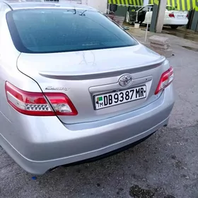 Toyota Camry 2011