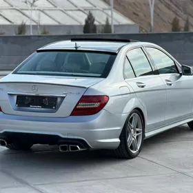 Mercedes-Benz C300 2010