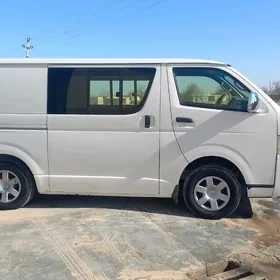 Toyota Hiace 2012