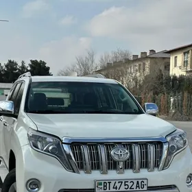 Toyota Land Cruiser Prado 2011