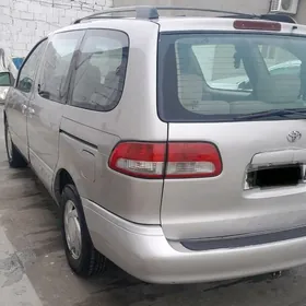 Toyota Sienna 2002