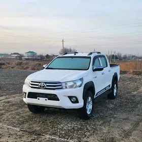 Toyota Hilux 2020