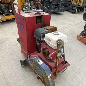 Beton kesýän benzin görnüşli