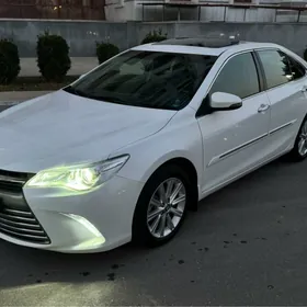 Toyota Camry 2015