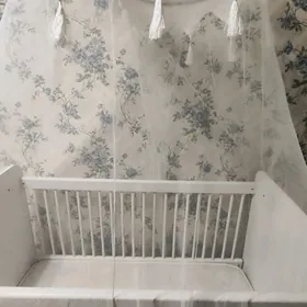 Кроватка детская