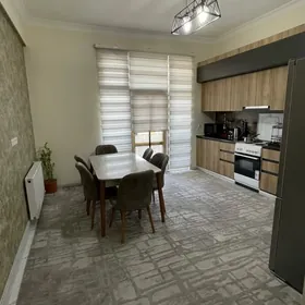 Gurtly Liftli 3-komant 3-etaz