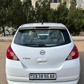 Nissan Tiida 2008