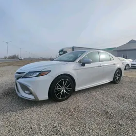 Toyota Camry 2022