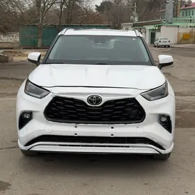 Toyota Highlander 2022