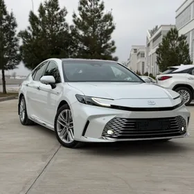 Toyota Camry 2025
