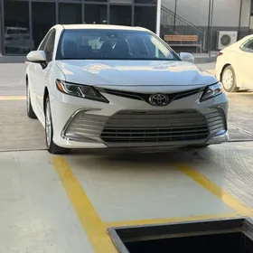 Toyota Camry 2021