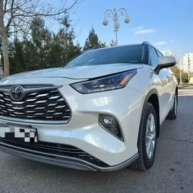Toyota Highlander 2021
