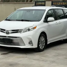 Toyota Sienna 2018