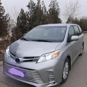 Toyota Sienna 2020