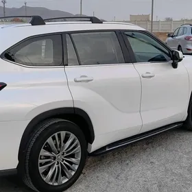Toyota Highlander 2021