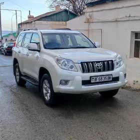 Toyota Land Cruiser Prado 2013