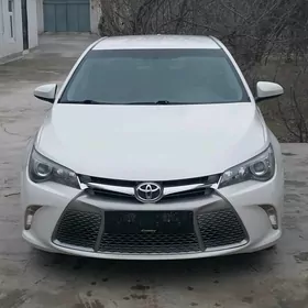 Toyota Camry 2017