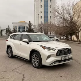 Toyota Highlander 2020