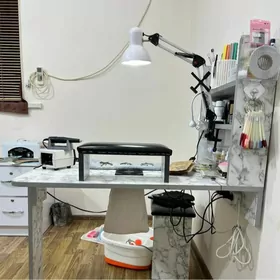 маникюрный стол