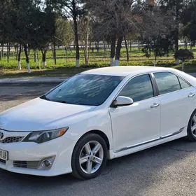 Toyota Camry 2014