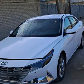 Hyundai Elantra 2021