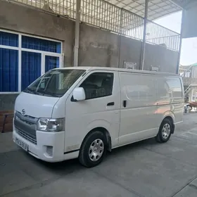 Toyota Hiace 2018