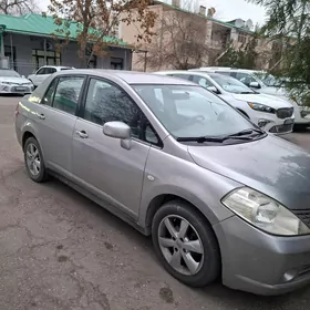 Nissan Tiida 2008