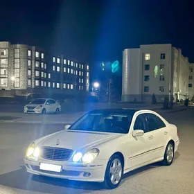 Mercedes-Benz E320 2003