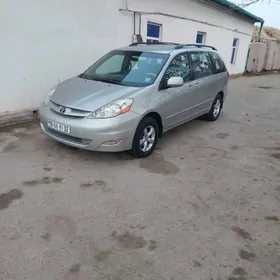Toyota Sienna 2006