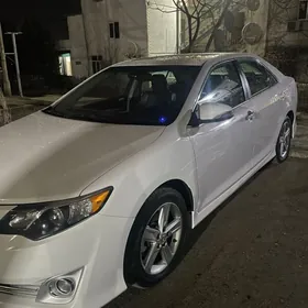 Toyota Camry 2013