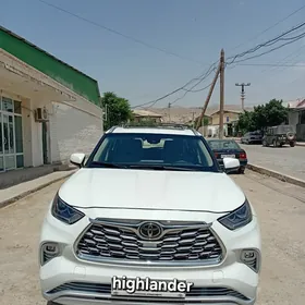 Toyota Highlander 2022