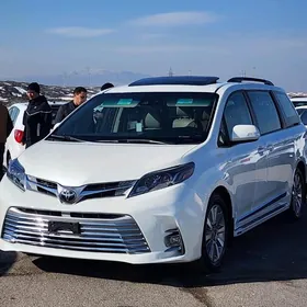 Toyota Sienna 2018