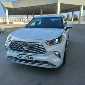 Toyota Highlander 2022