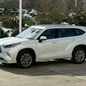 Toyota Highlander 2022