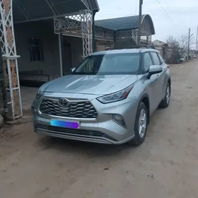 Toyota Highlander 2022
