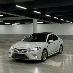 Toyota Camry 2020