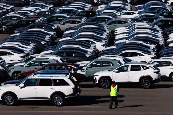 Tramp Günorta Koreýadan getirilýän ulaglara gümrük pajyny 25%-e çenli ýokarlandyrýandygyny yglan etdi