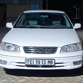 Toyota Camry 1999