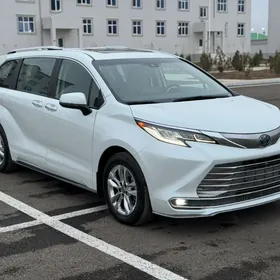 Toyota Sienna 2022