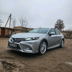 Toyota Camry 2021