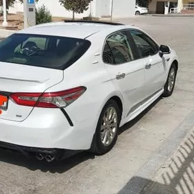 Toyota Camry 2018