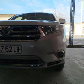 Toyota Highlander 2013