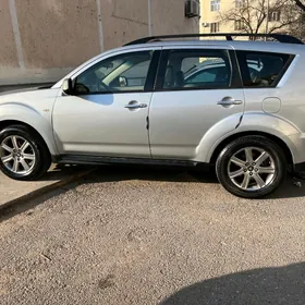 Mitsubishi Outlander 2010