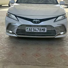 Toyota Camry 2020