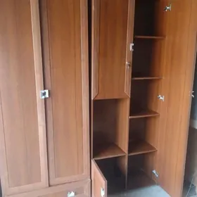 Шкаф-шифоньер