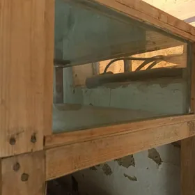 витрина, сейф, люстры