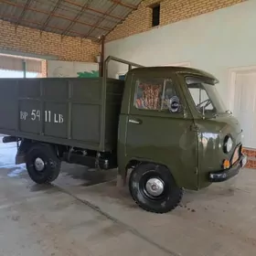 UAZ Profi 1990