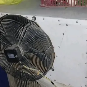 Isparitel holodilnik