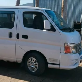 Nissan Urvan 2006
