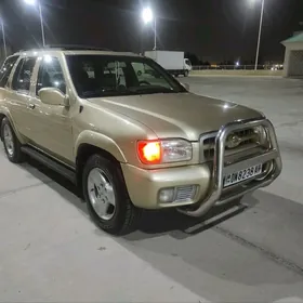 Nissan Pathfinder 2000
